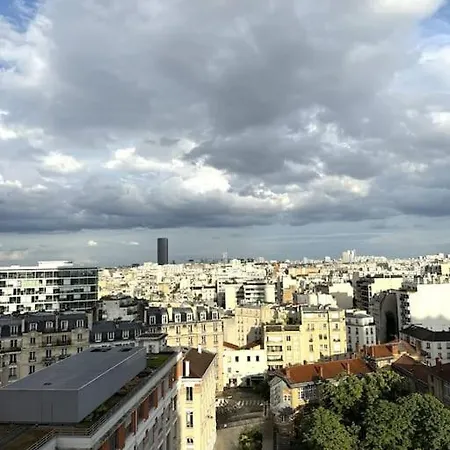 A Cozy Parisian Close To Eiffel Tower *